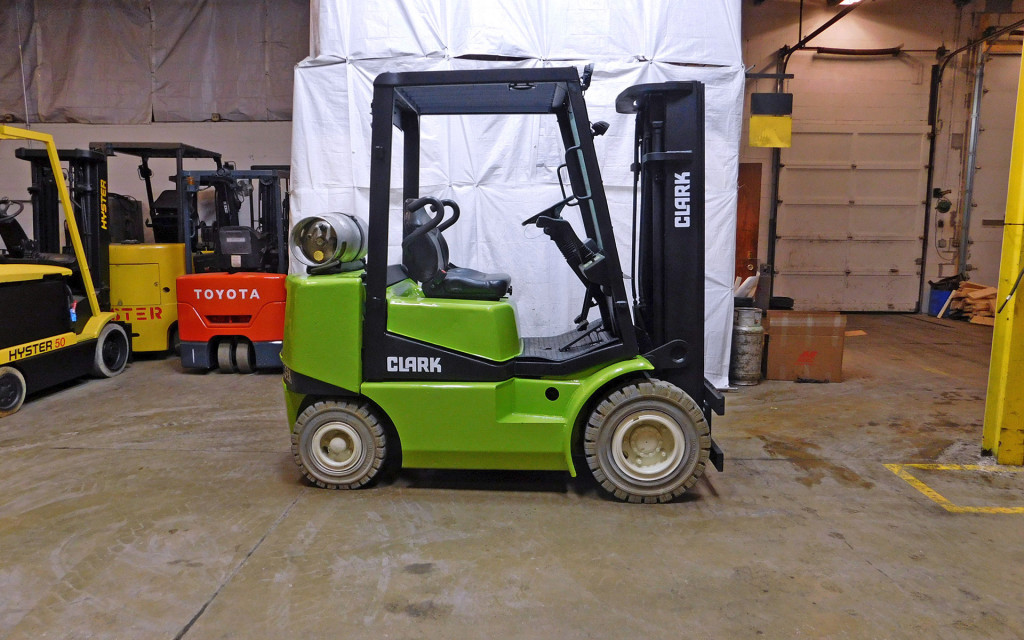 2000 Clark CGP25 Forklift on Sale in Connecticut