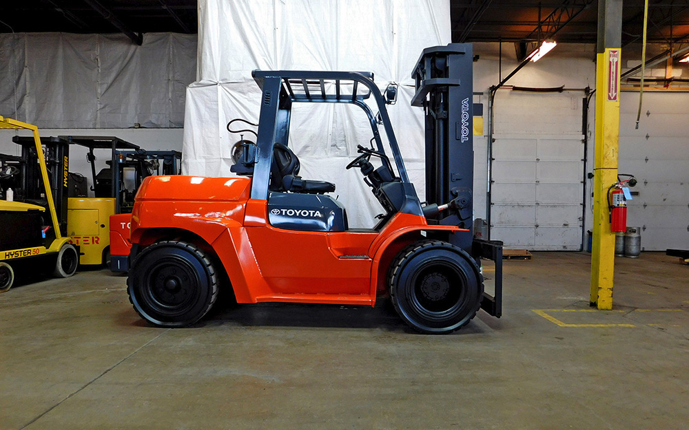  2006 Toyota 7FGU70 Forklift on Sale in Connecticut