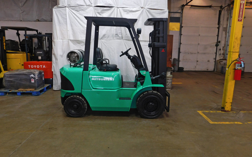 2001 Mitsubishi FG25K Forklift on Sale in Connecticut