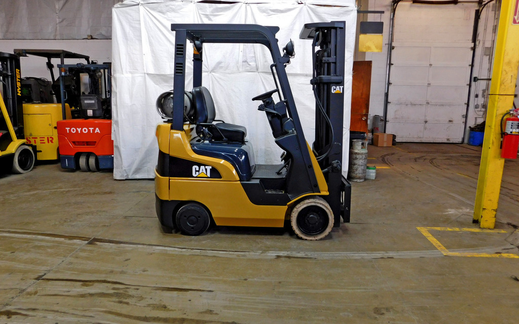 2006 Caterpillar C3000 Forklift on Sale in Connecticut