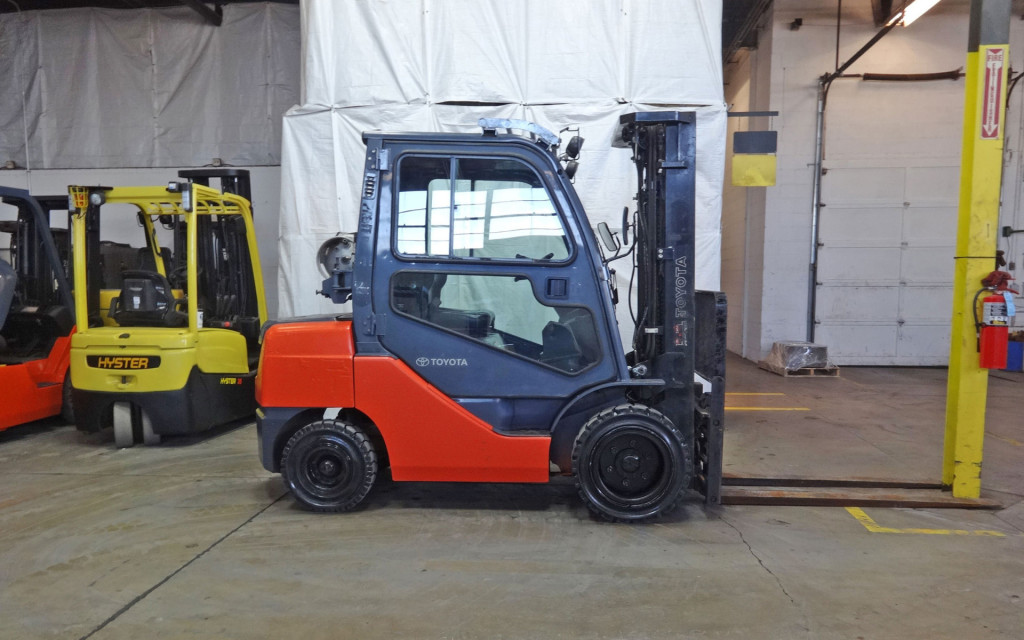 2012 Toyota 8FGU30 Forklift on Sale in Connecticut