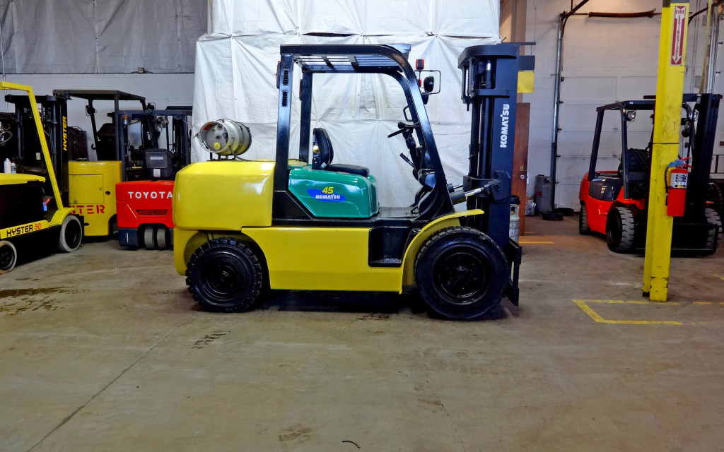  2005 Komatsu FG45T-8 Forklift on Sale in Connecticut