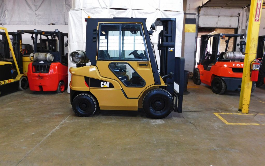  2004 Caterpillar P5000 Forklift on Sale in Connecticut