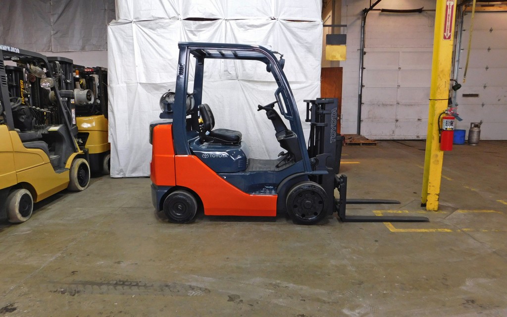  2008 Toyota 8FGCU25 Forklift on Sale in Connecticut