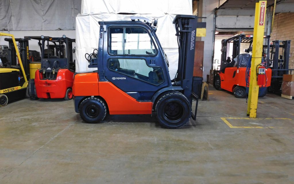  2008 Toyota 8FGU30 Forklift on Sale in Connecticut