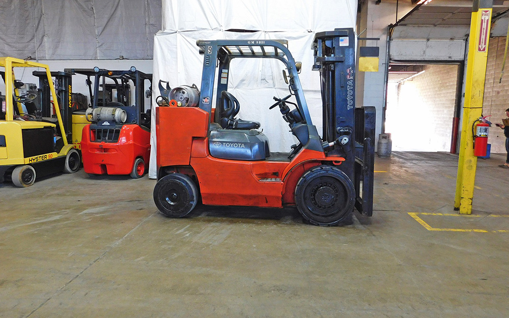  2012 Toyota 7FGCU55-BCS Forklift on Sale in Connecticut