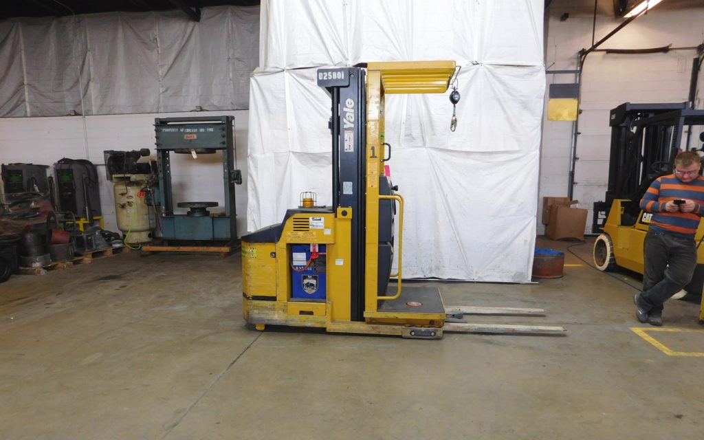  2005 Yale OS030 Order Picker Truck on Sale in Connecticut