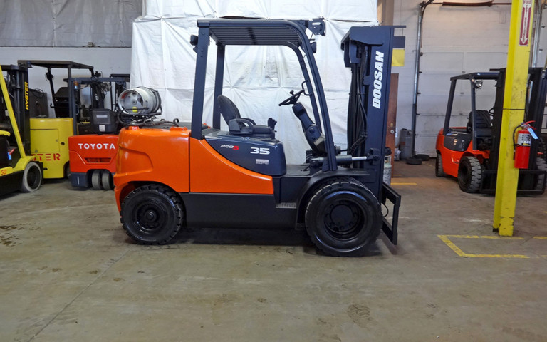 2008 Doosan G35-5 Forklift on Sale in Connecticut